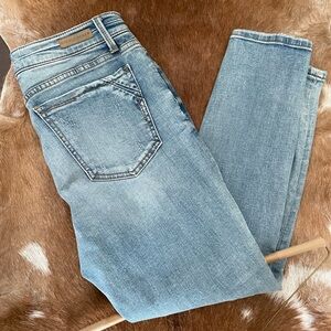 Buckle Black Skinnies